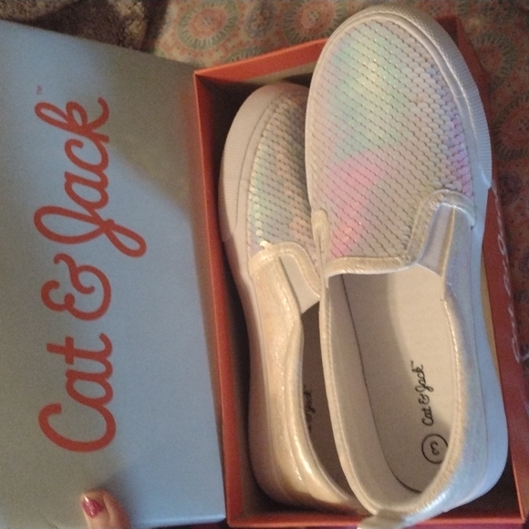 Cat & Jack Other - Cat and jack  big girls shoe Aliki mermaid style sneaker ssize 3 new